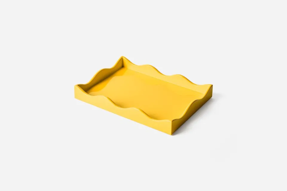 Brickor*The Lacquer Company Bricka Belle Rives Gul