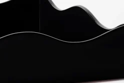 Brickor*The Lacquer Company Bricka Belle Rives Svart