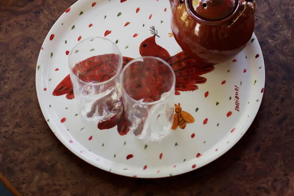 Brickor*Alekos Fassianos Bricka Under Samma Himmel