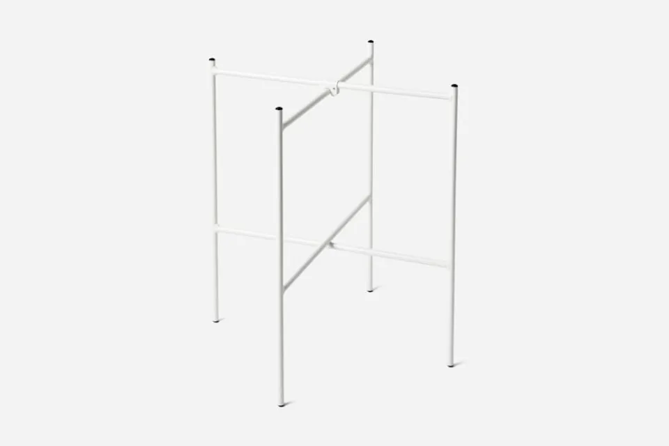 Brickor|Soffbord & Sidobord*Svenskt Tenn Brickstativ Stål Vit