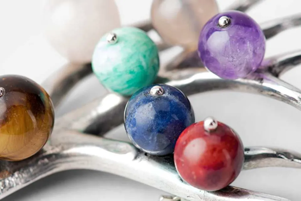 Smycken|Tennsmycken*Estrid Ericson Brosch Gren