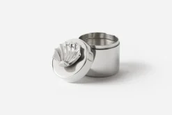 Dekorationsdetaljer|Tenndekorationer*Svenskt Tenn Burk Snäcka