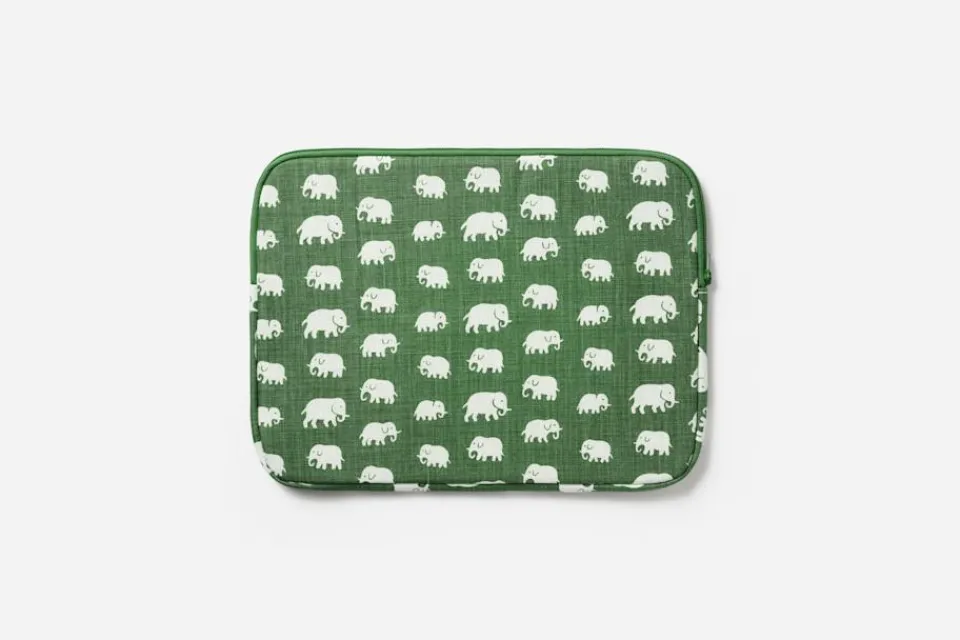 Väskor*Estrid Ericson/Svenskt Tenn Datorfodral Elefant Grön