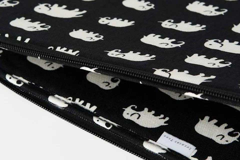 Väskor*Estrid Ericson/Svenskt Tenn Datorfodral Elefant Svart