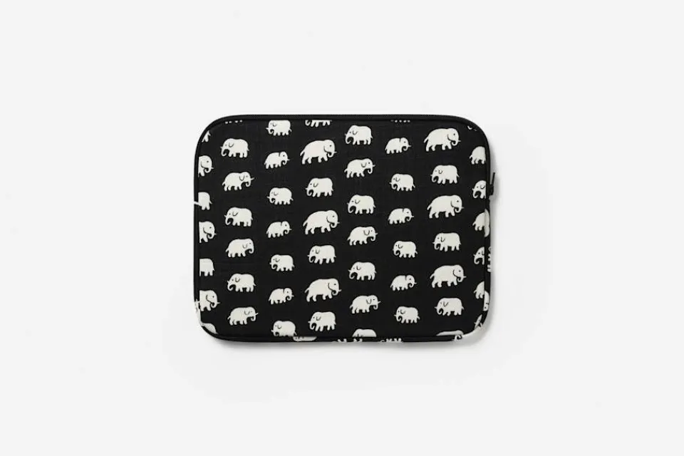 Väskor*Estrid Ericson/Svenskt Tenn Datorfodral Elefant Svart