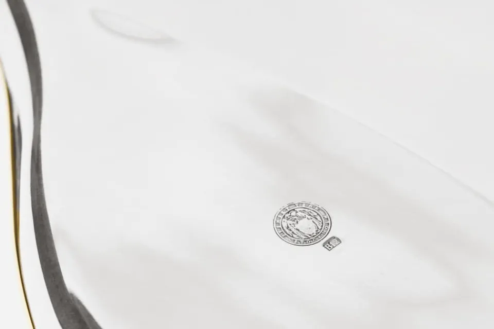 Dekorationsdetaljer|Dukningsdetaljer*Björn Trägårdh Fat Löv med Mässingskant