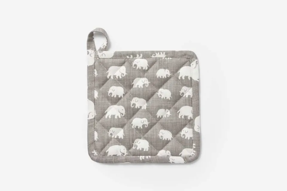 Kök & Dukningstextil*Svenskt Tenn Grytlapp Elefant Varmgrå