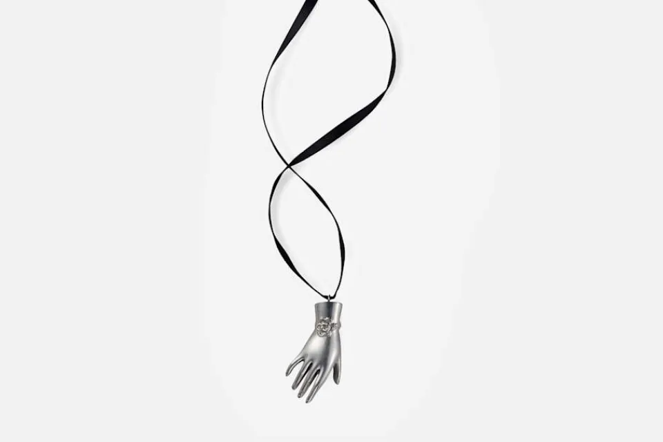 Smycken|Tennsmycken*Estrid Ericson Hänge Hand