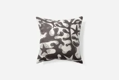 Kuddar*Josef Frank/Svenskt Tenn Kudde Aristidia Grå