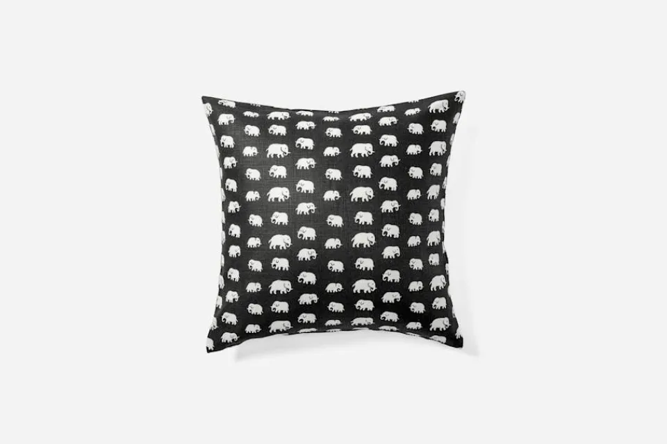 Kuddar*Estrid Ericson/Svenskt Tenn Kudde Elefant Svart