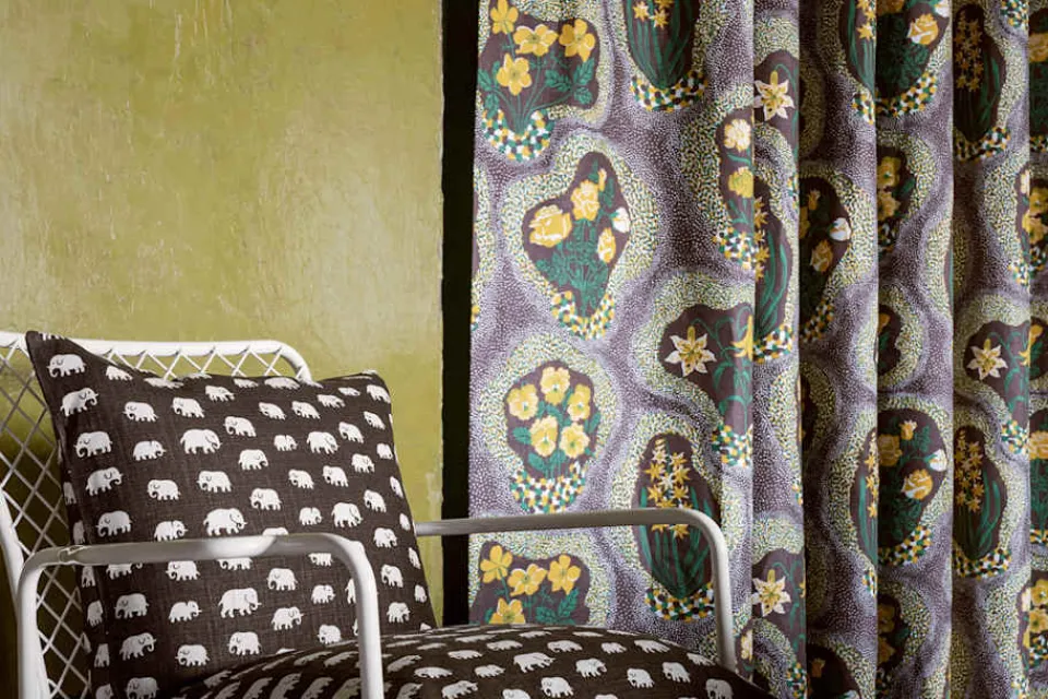 Kuddar*Estrid Ericson/Svenskt Tenn Kudde Elefant Brun