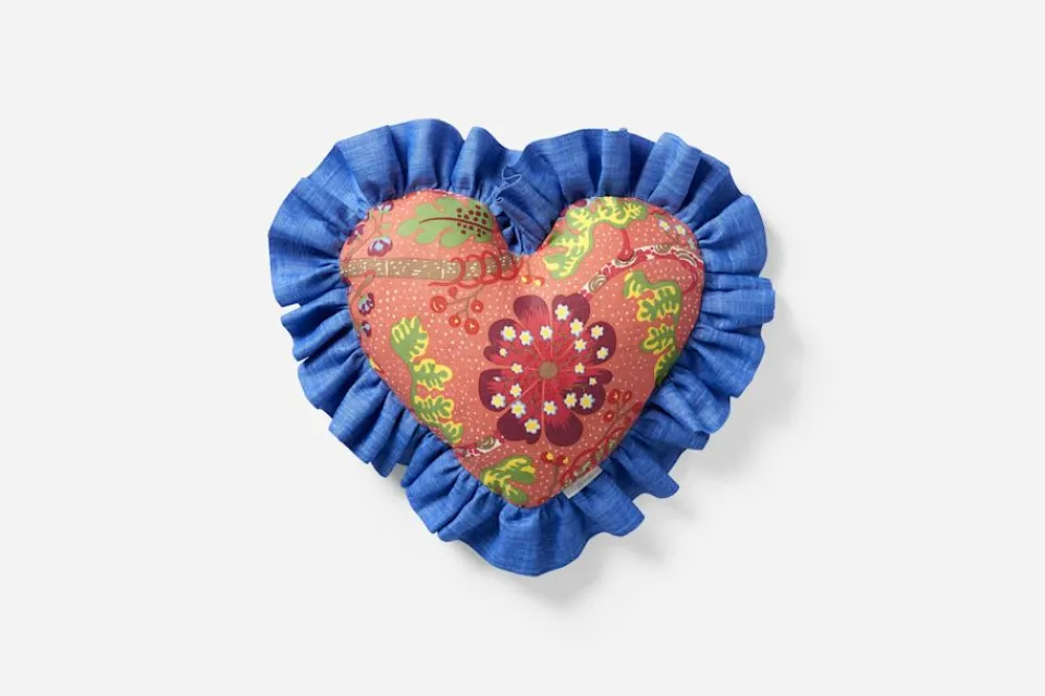 Kuddar*Josef Frank/Svenskt Tenn Kudde Hjärta med Volang Mirakel, Röd