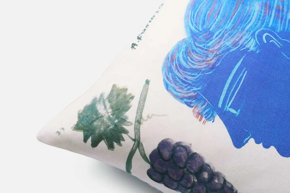 Kuddar*Alekos Fassianos Kudde Under Samma Himmel Blå