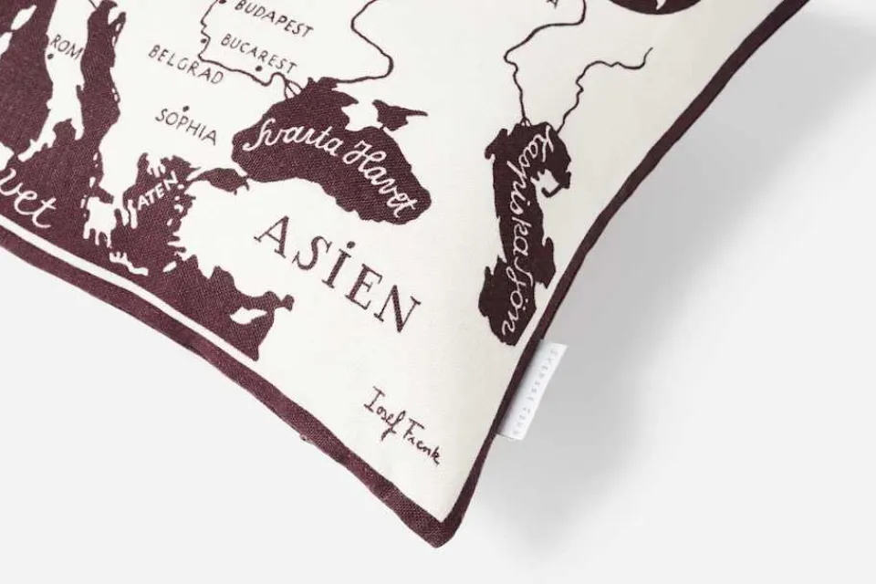 Kuddar*Josef Frank/Svenskt Tenn Kudde Världskarta Prune