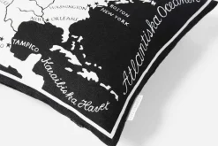 Kuddar*Josef Frank/Svenskt Tenn Kudde Världskarta Svart