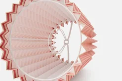 Lampskärmar*Helene Blanche Svenskt Tenn Lampskärm Plisserad Bomull Lin, Moiré Stripe, Scarlet