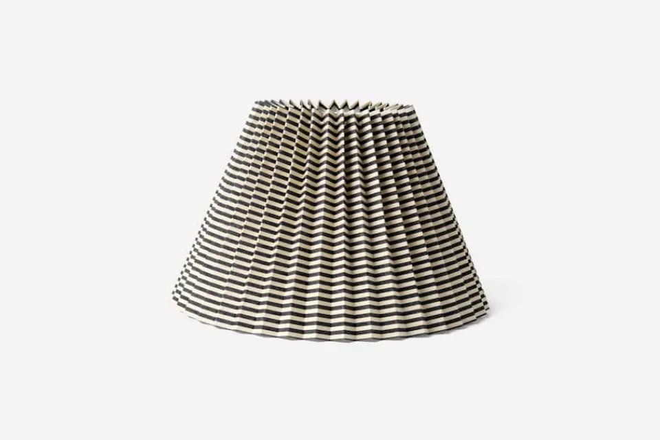 Lampskärmar*Helene Blanche Svenskt Tenn Lampskärm Plisserad Moiré Stripe, Ebony
