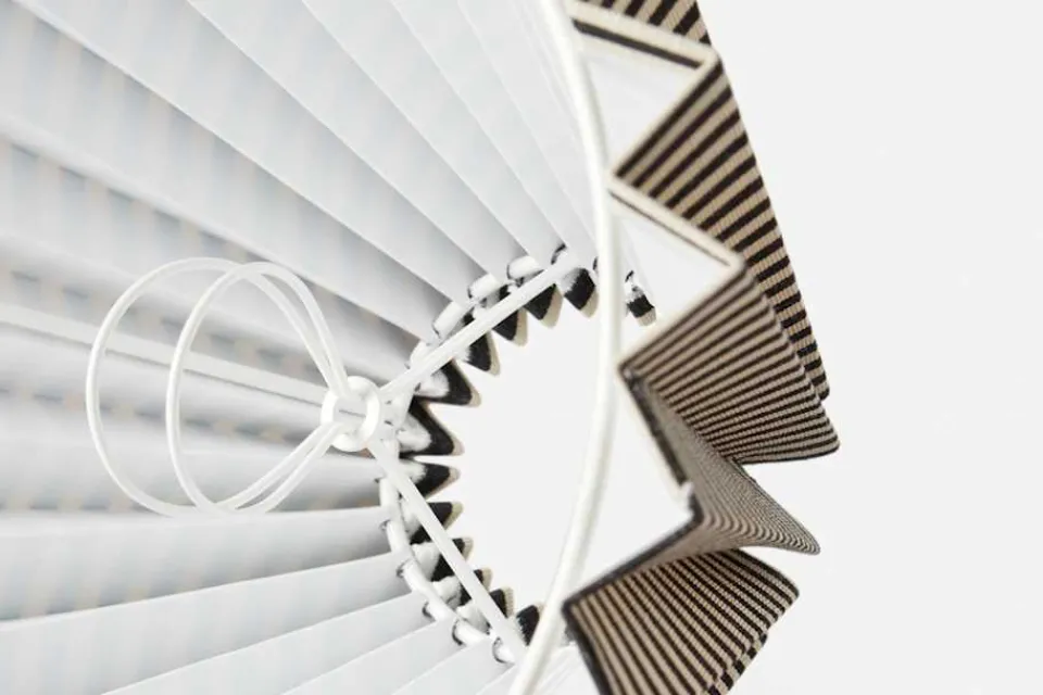 Lampskärmar*Helene Blanche Svenskt Tenn Lampskärm Plisserad Bomull Lin, Moiré Stripe, Ebony