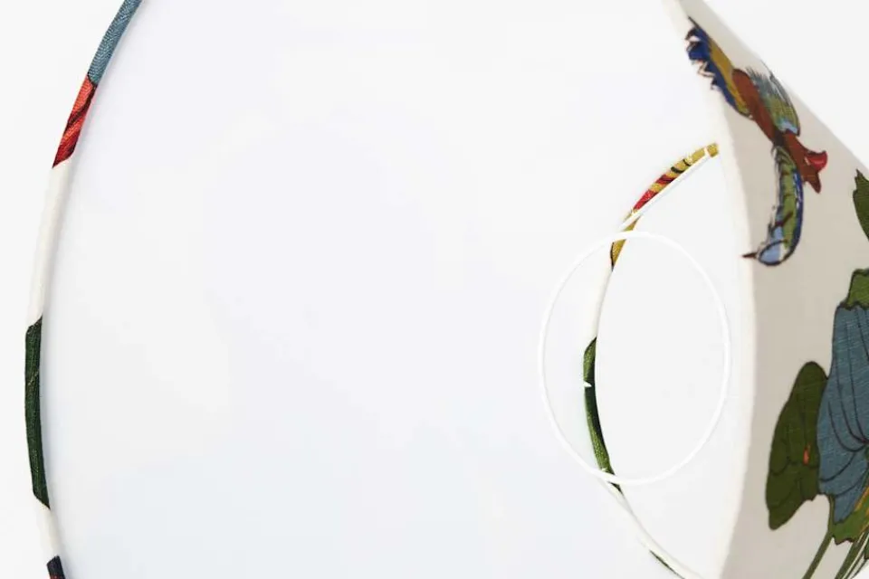 Lampskärmar*GP & J Baker/Svenskt Tenn Lampskärm Spänd 1257 Lin, Lotus, Multi