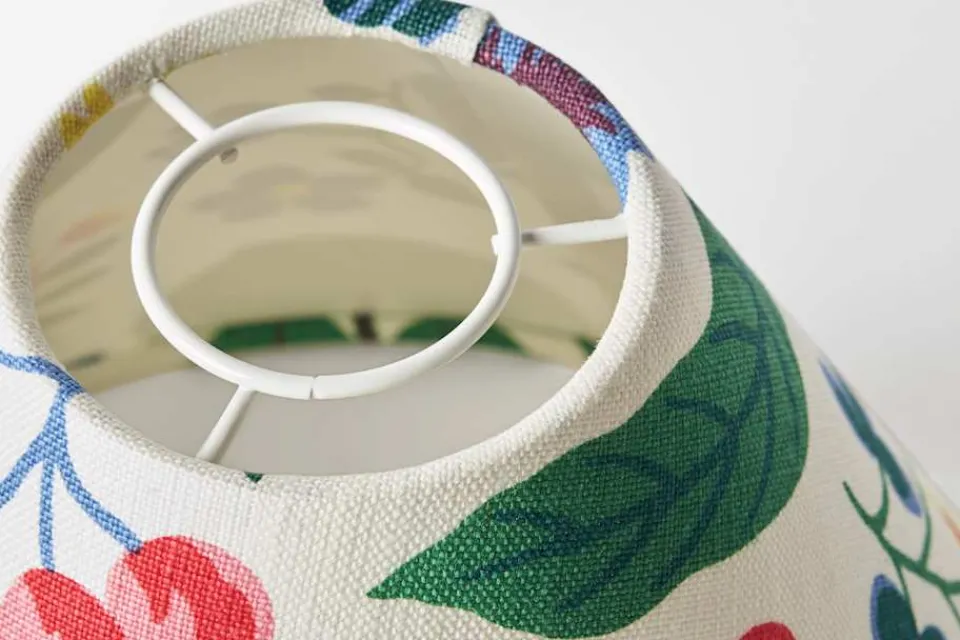 Lampskärmar*Josef Frank/Svenskt Tenn Lampskärm Spänd 1842 Lin, Mille Fleurs, Multi