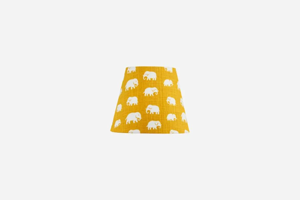 Lampskärmar*Estrid Ericson/Svenskt Tenn Lampskärm Spänd 2444 Lin, Elefant, Gul