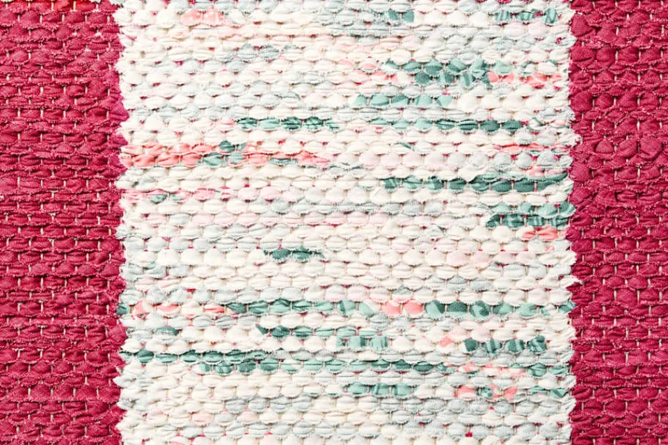 Mattor*Svenskt Tenn Matta Frank in the Loom Cerise