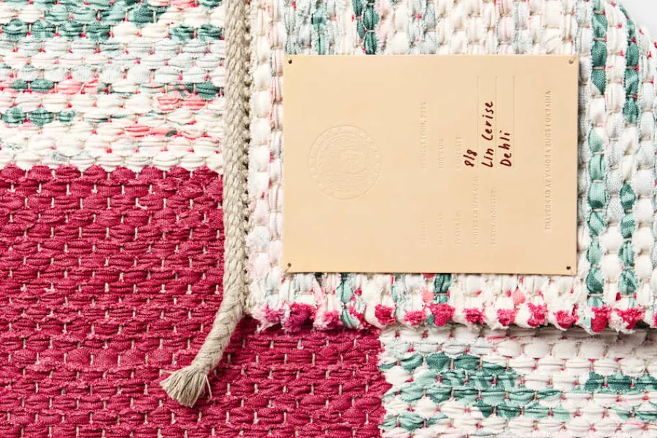 Mattor*Svenskt Tenn Matta Frank in the Loom Cerise