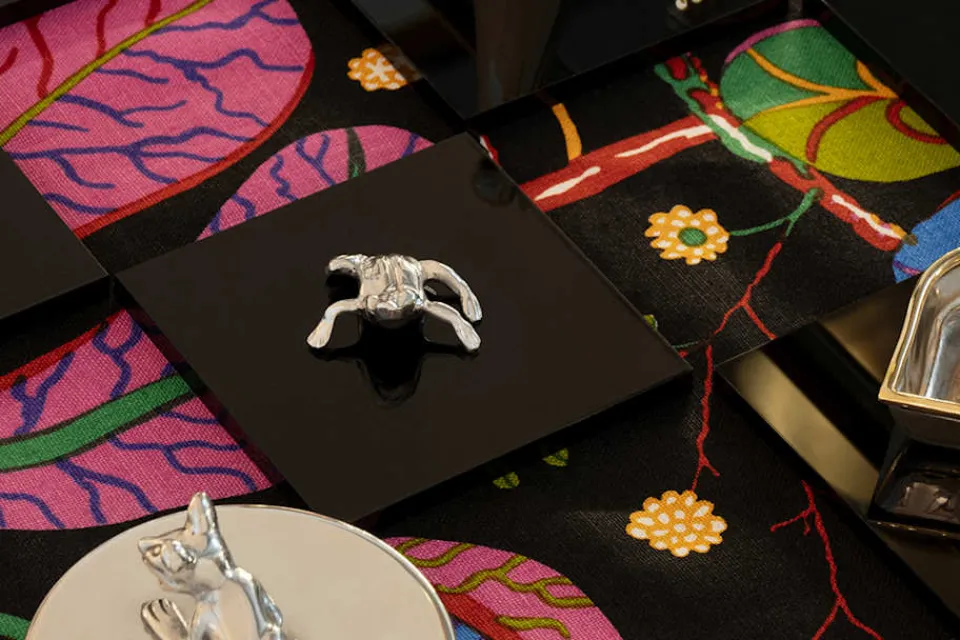 Dekorationsdetaljer|Dukningsdetaljer*Svenskt Tenn Placeringskorthållare Groda