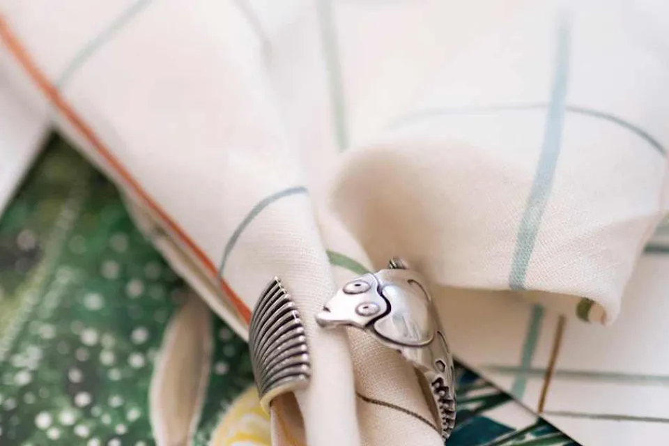 Servetter & Servettställ|Dukningsdetaljer*Charlotte Lynggaard Servettring Plattfisk