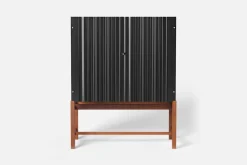 Skåp, Byråer & Sideboards*Josef Frank Skåp 2192 Svart