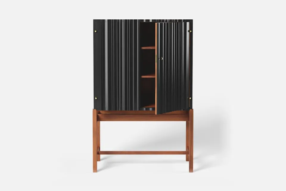 Skåp, Byråer & Sideboards*Josef Frank Skåp 2192 Svart