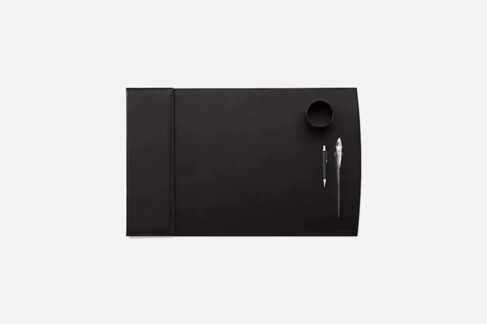 Dekorationsdetaljer*Svenskt Tenn Skrivbordsunderlägg Präglat Skinn