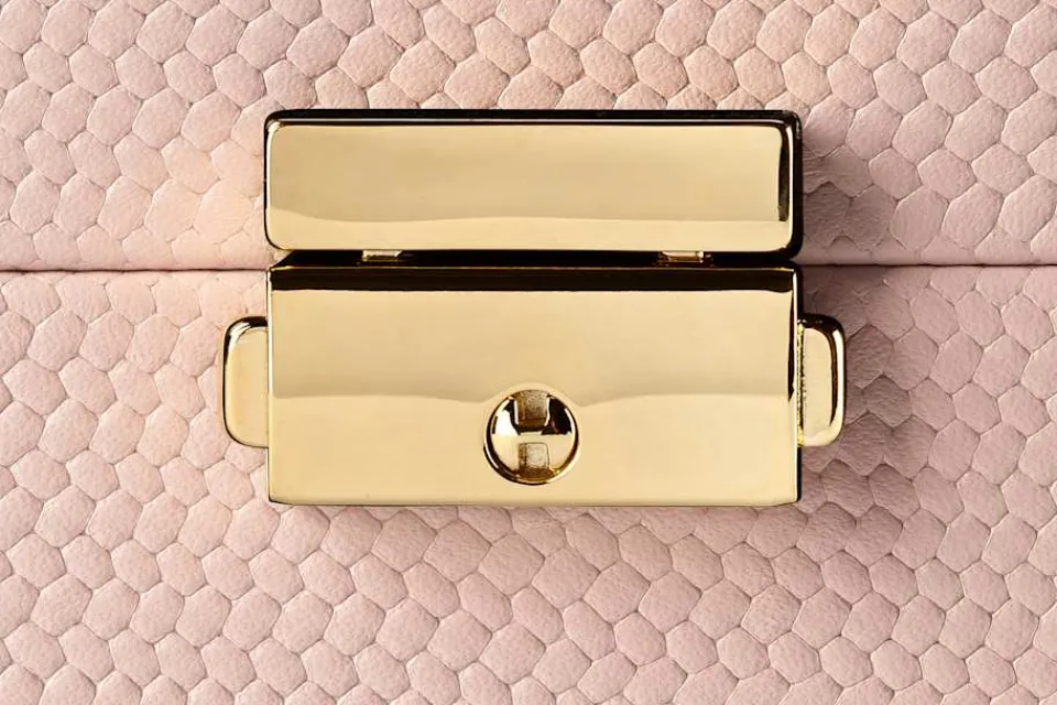 Smyckesförvaring*Svenskt Tenn Smyckeskrin Präglat Skinn Rosa