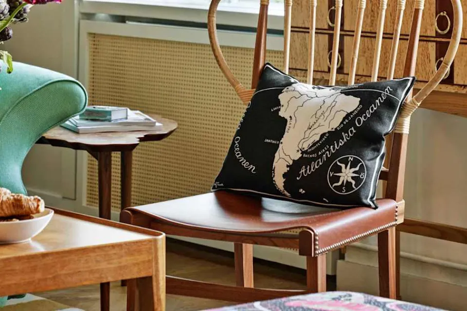 Matstolar*Josef Frank Stol 1179 Brun