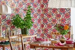 Mönstrade Tapeter*Josef Frank Tapet Krysantemer Röd