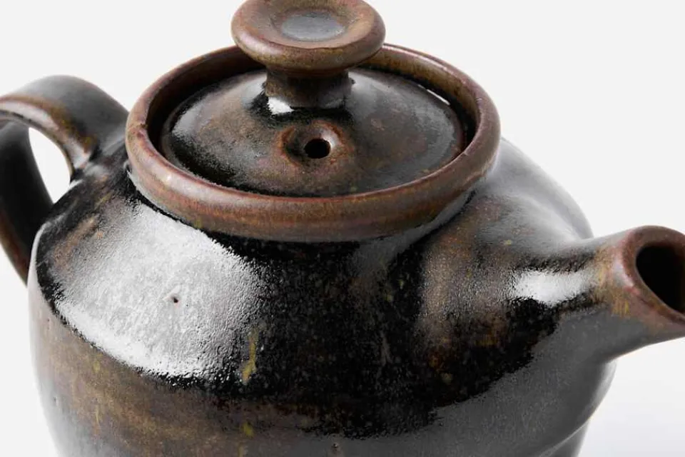 Kannor & Karaffer*Calle Forsberg Tekanna Temmoku Svart