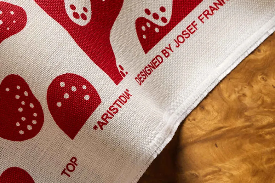 Tyg På Metervara*Josef Frank Textil Aristidia Röd