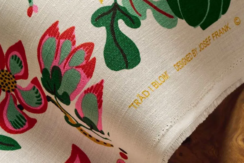 Tyg På Metervara*Josef Frank Textil Träd I Blom Multi