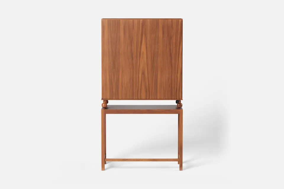 Skåp, Byråer & Sideboards*Josef Frank Vitrinskåp 2077