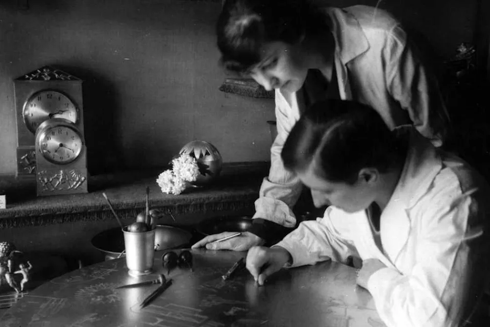 Krukor & Krukfat|Tennvaser & Tennkrukor*Nils Fougstedt Ytterfoder Paradiset